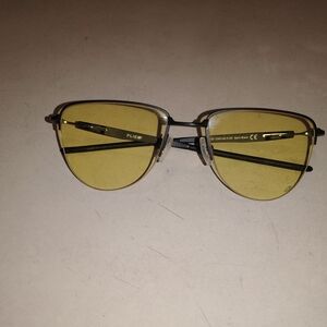 Oakley Mens Glasses Yellow Lenses Silver Frame